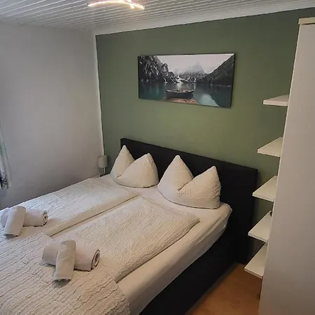 Geraeumig Ausgelegte In Der Oberen Etage Mit Bergblick Vom Privaten Balkon Apartment *