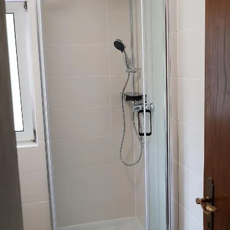Apartment Geraeumig Ausgelegte In Der Oberen Etage Mit Bergblick Vom Privaten Balkon