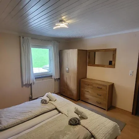Geraeumig Ausgelegte In Der Oberen Etage Mit Bergblick Vom Privaten Balkon Apartment Bruck an der Grossglocknerstrasse