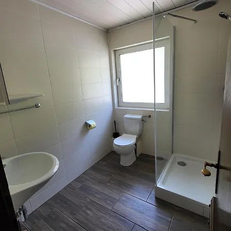 Geraeumig Ausgelegte In Der Oberen Etage Mit Bergblick Vom Privaten Balkon *